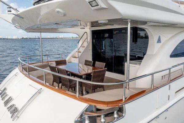 85ft Azimut Del Mar flybridge